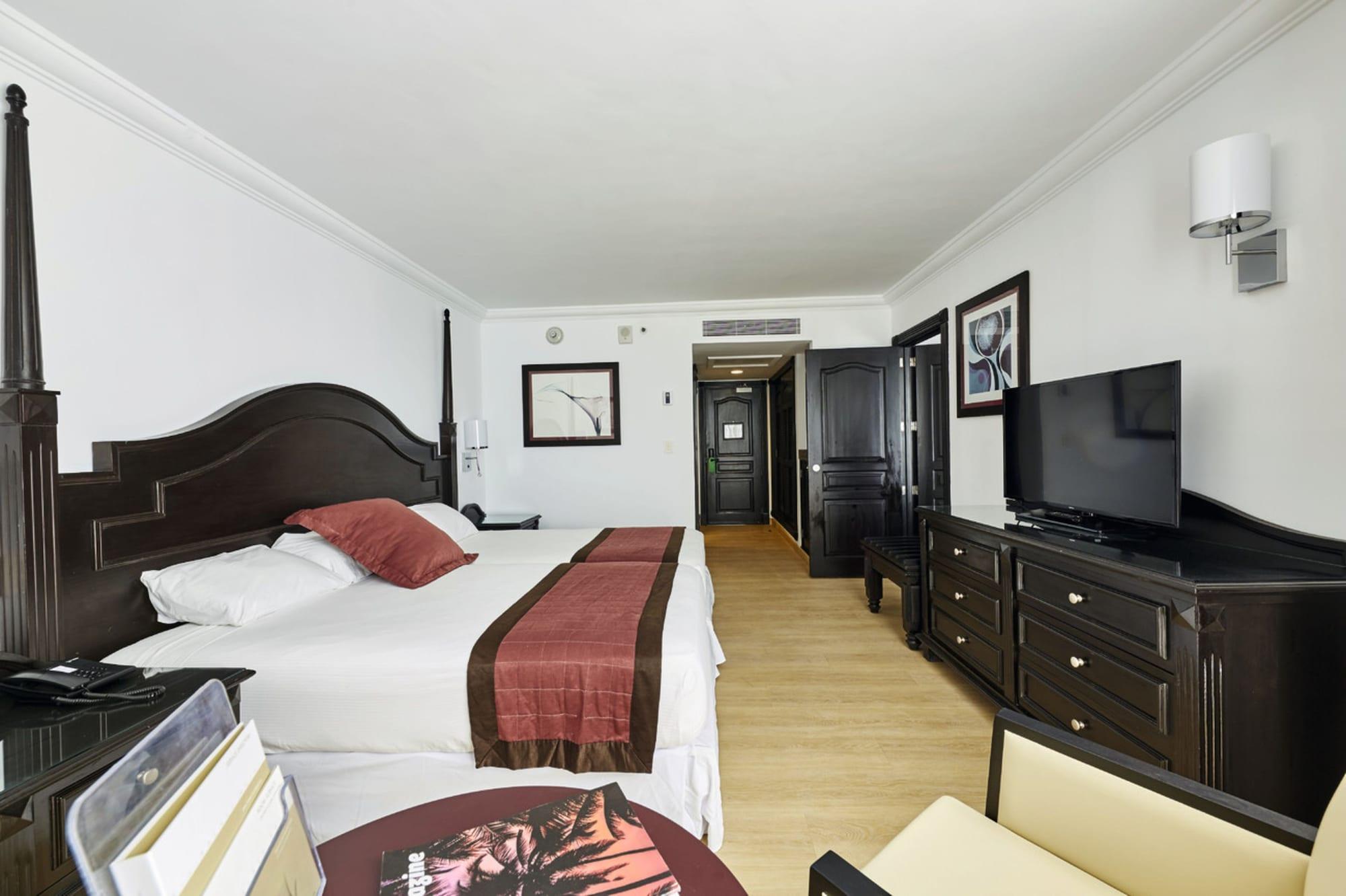 Riu Palace Paradise Island (Adults Only) Creek Village Buitenkant foto
