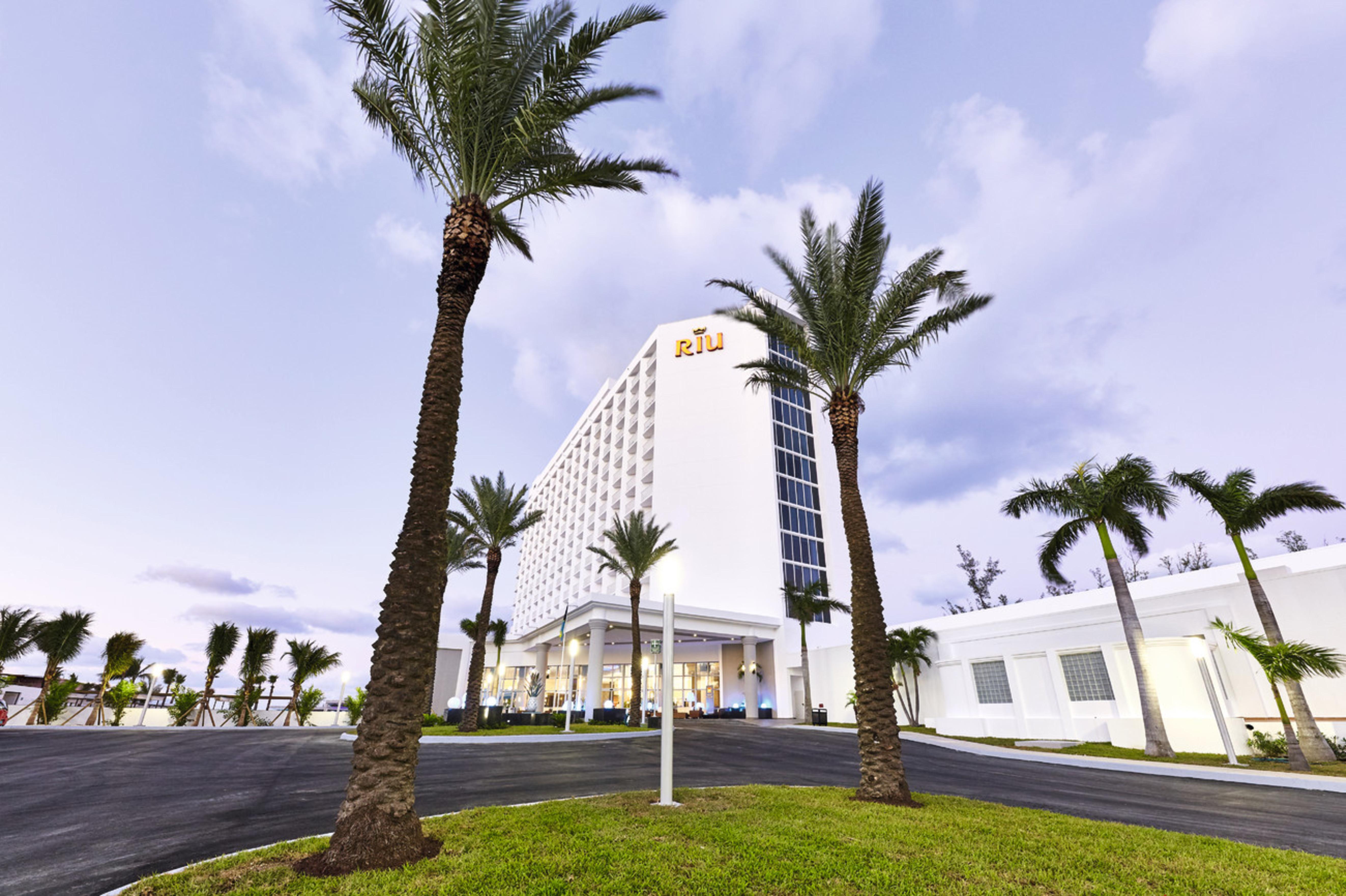 Riu Palace Paradise Island (Adults Only) Creek Village Buitenkant foto